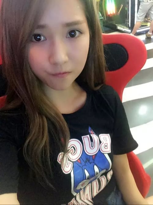 有帅哥没？来谈个5毛钱的吧！！我长得不漂亮！(图4)_来自李女神~的自拍私房照分享