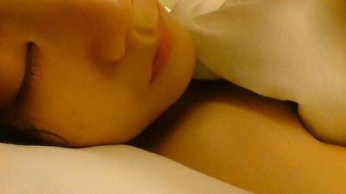 【晒装睡】装睡谁不会啊？晚安了！！！！！！_来自向日葵，葵葵葵的自拍私房照分享