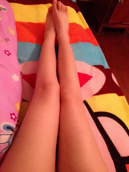 我觉得我的脚比腿好看 =_=_来自肖申克的自拍私房照分享