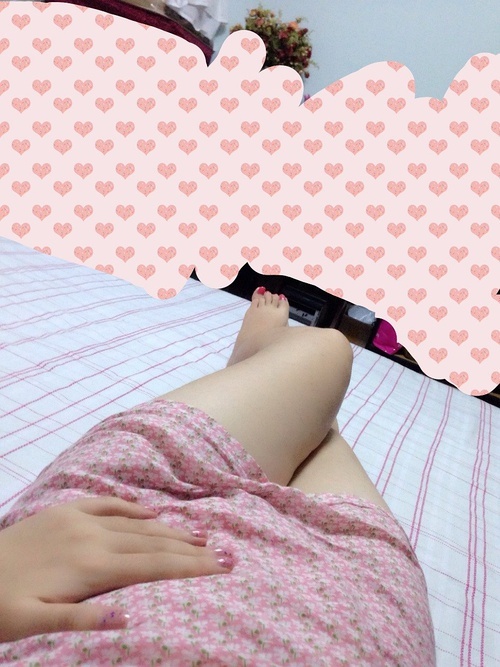 【晒】腿、指甲和睡衣_来自GlitchMob的自拍私房照分享