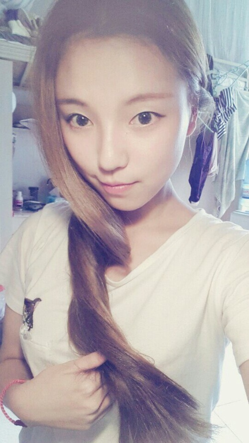 19岁的姑娘 你好_来自Baeklight的自拍私房照分享