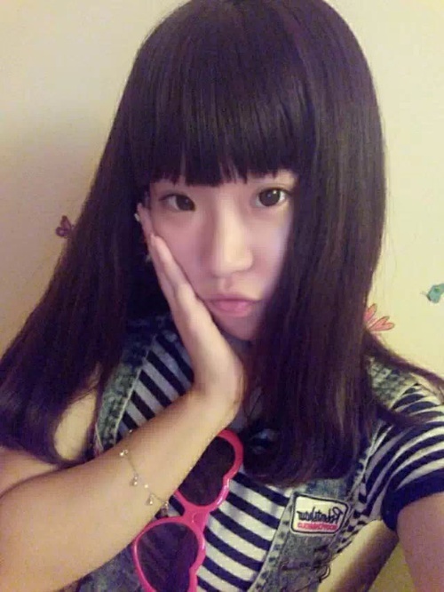 被困在宿舍阳台了。微信语音陪我聊会儿啊！_来自XY的自拍私房照分享