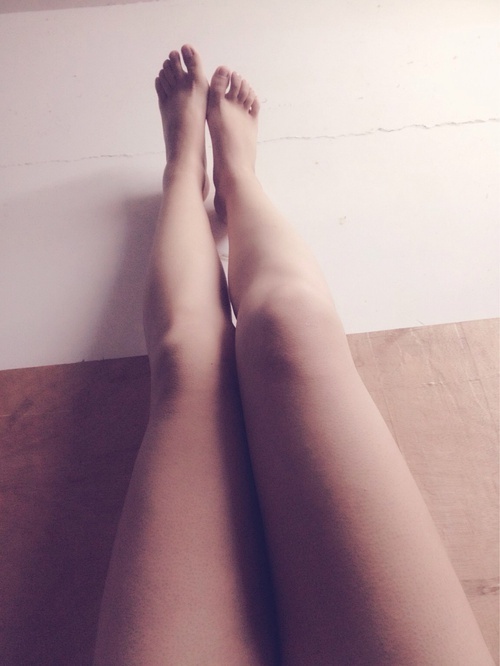 【晒腿】轻喷_来自12月先生的自拍私房照分享