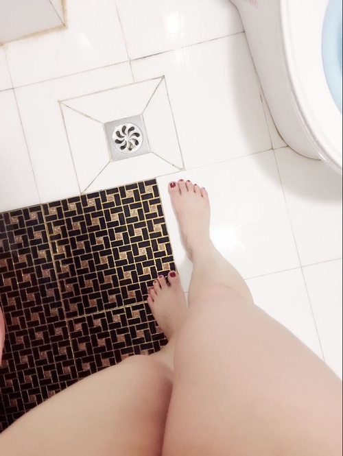 【晒粗腿】刚洗完澡(图2)_来自FanFen的自拍私房照分享