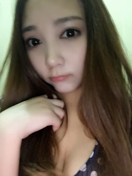 【晒】不知道晒什么。谁教我玩好lol阿_来自赤兔马'的自拍私房照分享