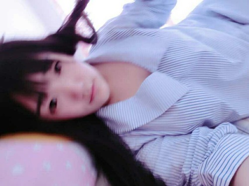.o.饿的我已经喝了三杯水了_来自青青子衿的自拍私房照分享