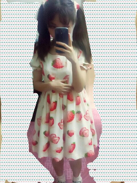 【晒】双马尾，草莓裙的小苹果_来自小西柚的自拍私房照分享
