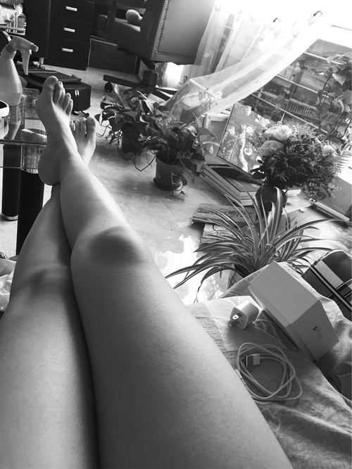 我的画室我的腿_来自眯眯的自拍私房照分享