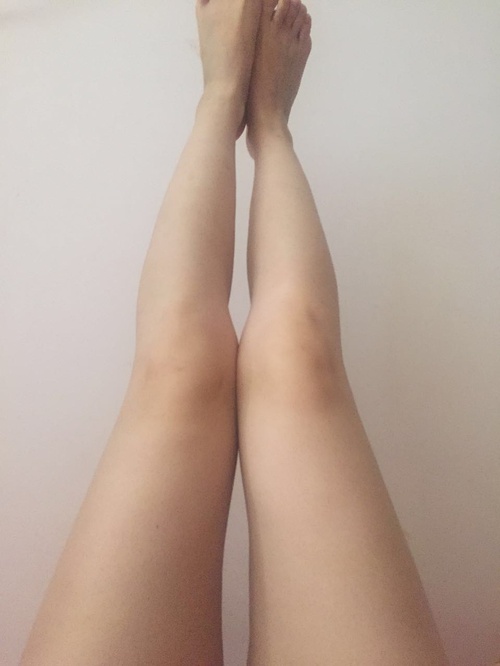 我虽然皮肤不好，但是腿好看…_来自蔷薇岛屿的自拍私房照分享