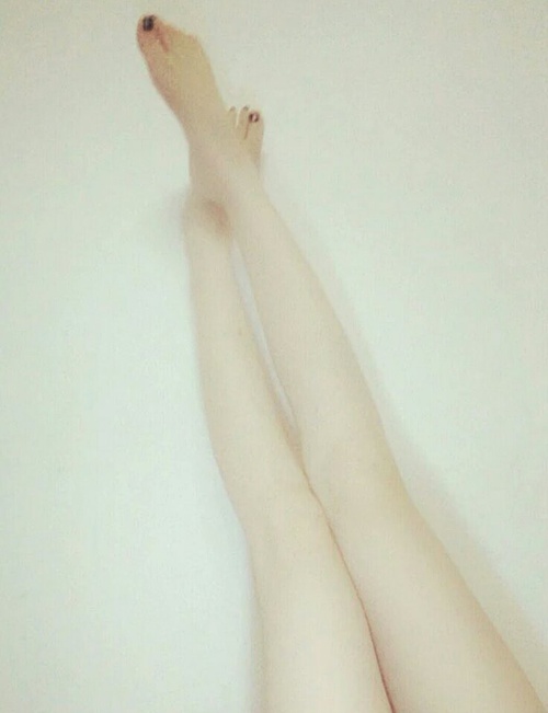 【晒】AV8D 晚好_来自长腿毛美少女的自拍私房照分享