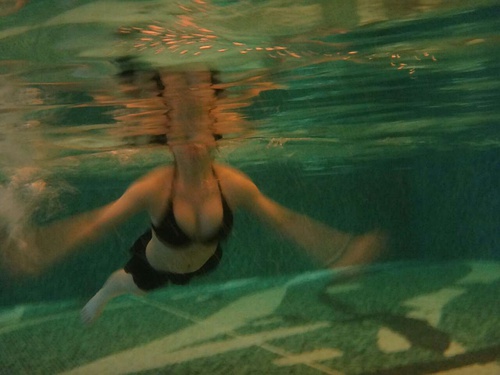 【晒泳照】重磅来袭！！！_来自大奶喵咪的自拍私房照分享